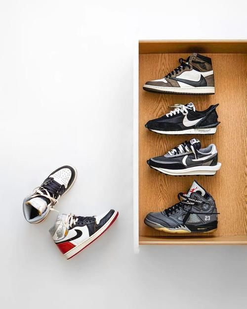  『球鞋』三月球鞋转卖谁最火？「百万货量」黑红 AJ11 排最后！第一名意料之中！