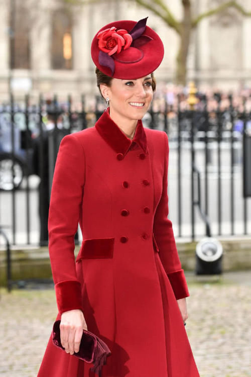 # 高度#凯特王妃旧衣重穿,配饰添高度,英王室四人最后合体亮相庆祝日