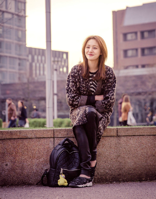 高圆圆剪完清凉妹妹头一秒回十八