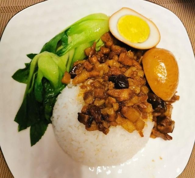  【台式】台式卤肉饭，香甜软糯的卤肉丁配一口劲道的米饭，越想越饿