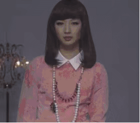 GIF:搞笑GIF趣图:妹子,造型很不错,我就喜欢你这样有肉感的女生!