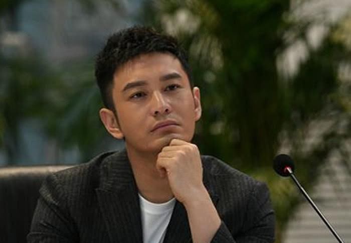 黄晓明含泪发文是卖惨?还是真有人想绊倒他?四处豪宅说明一切