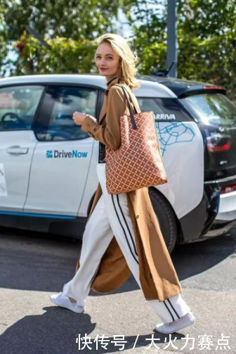  过时：“打底裤”已经过时了，今秋流行这“3”种款式，时尚又减龄