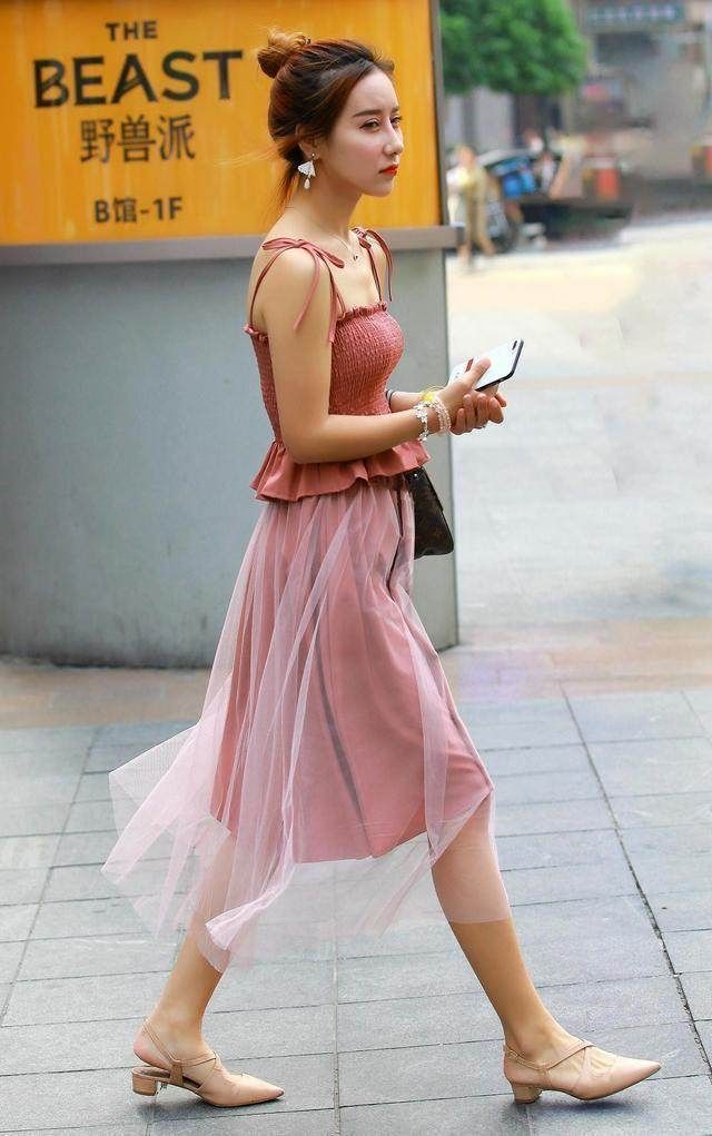 『 美女』到处都是颜值高身材好的美女小姐姐！，街拍：东莞真是一个好地方