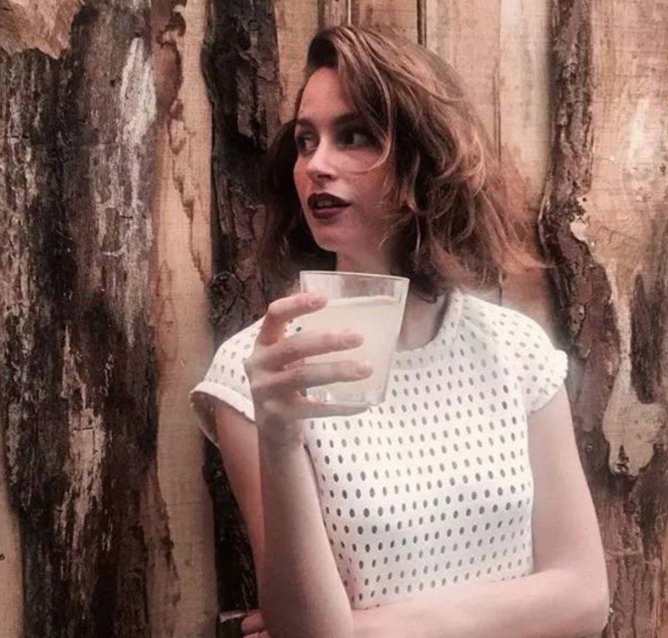 INS上的假白富美蹭明星热度狂练硅胶臀，还熬夜P图P到肾虚?