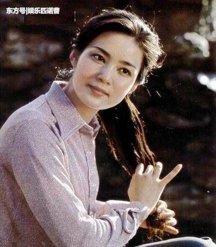 老戏骨潘虹年轻时比巩俐还时髦，61岁的刘晓庆和她同台输个精光