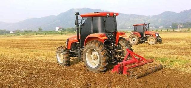  【秸秆】农村出现新行业！1天能赚2000多！农民还都抢着在送钱