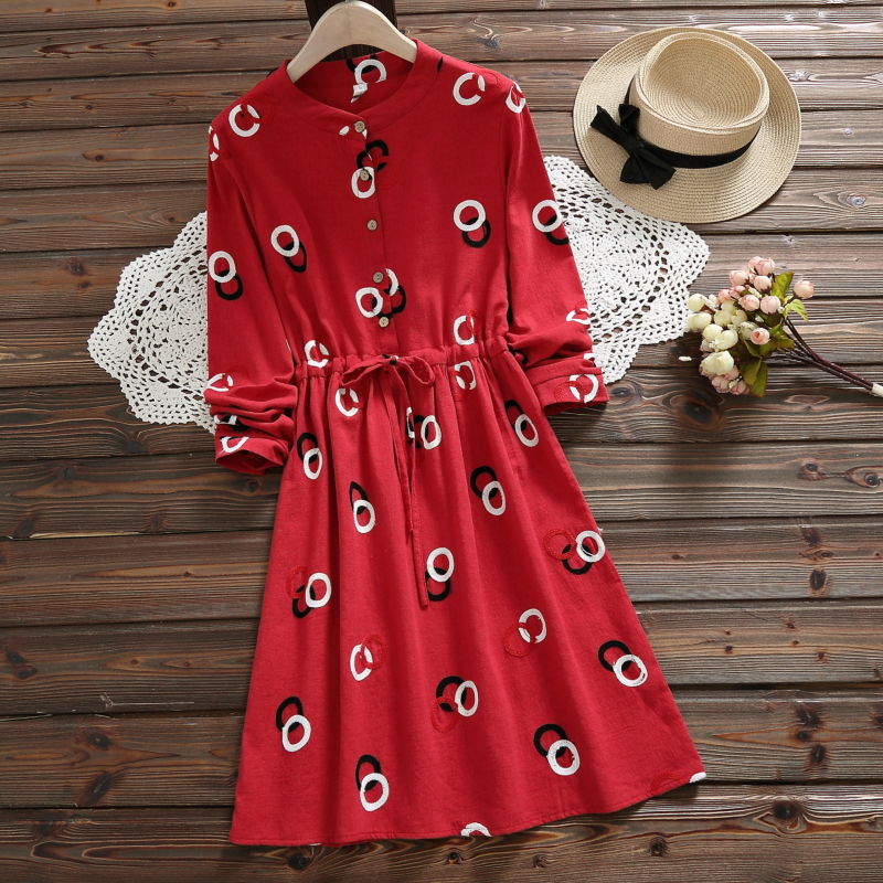 老婆是矮，但从不嫌自己矮!新款娃娃裙+平鞋，没人相信她1米5