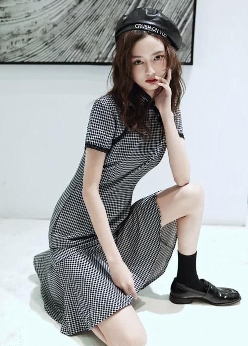  『美到』曾被你嫌弃的“旗袍裙”，慵懒随性的复古风，如今却美到犯规！