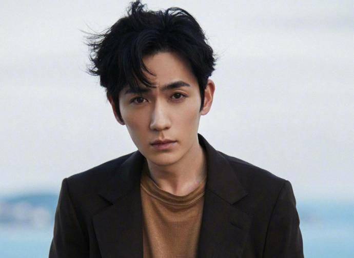  #吴奇隆#娱乐圈“本以为是长辈，其实是同岁”，忍得了吴奇隆，忍不了最后一对