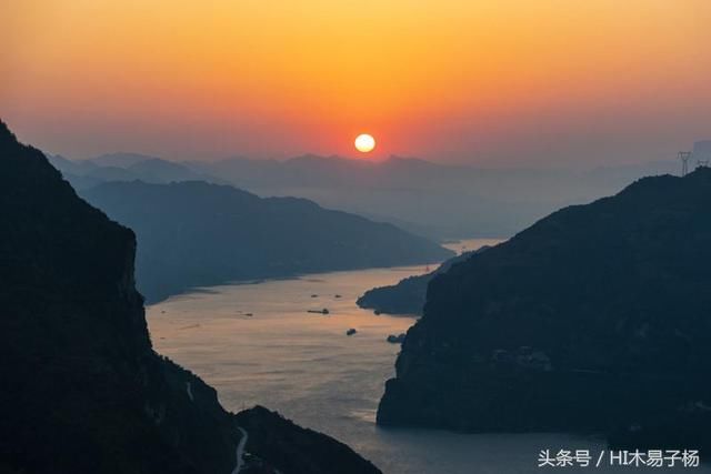 中华大地一片美丽秋景