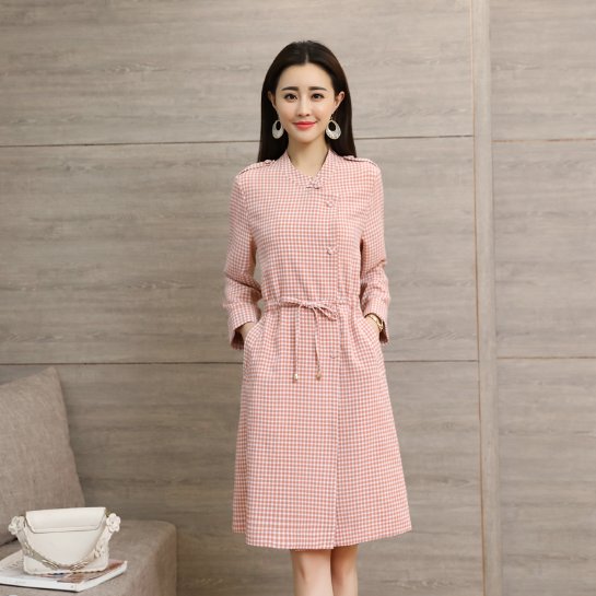 丰满的女人别穿丝袜,性感连衣裙!浓浓的女人味挡也挡不住