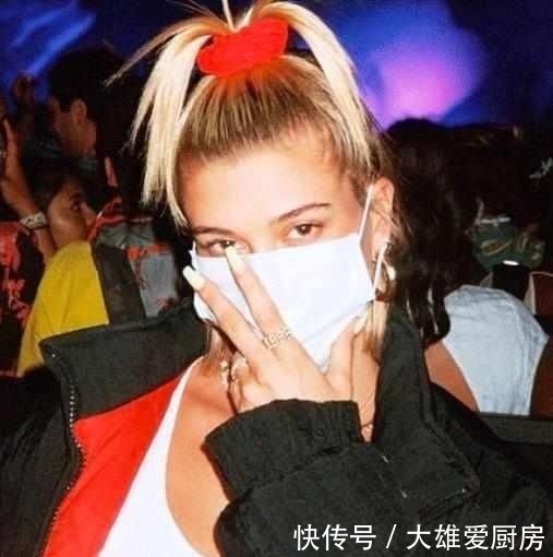  『发圈儿』别小瞧“奶奶发圈”的魔力，真·搭配高手都在用它凹造型