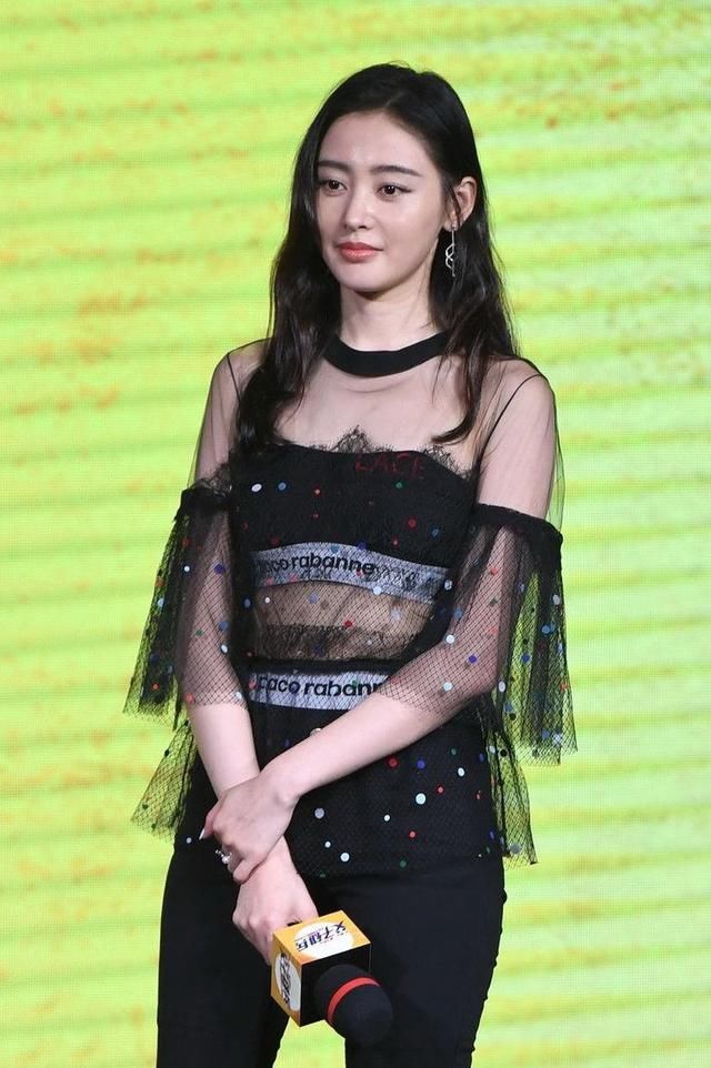 张天爱豁出去了，透视纱秀长腿蛮腰，网友：颜值高就是任性