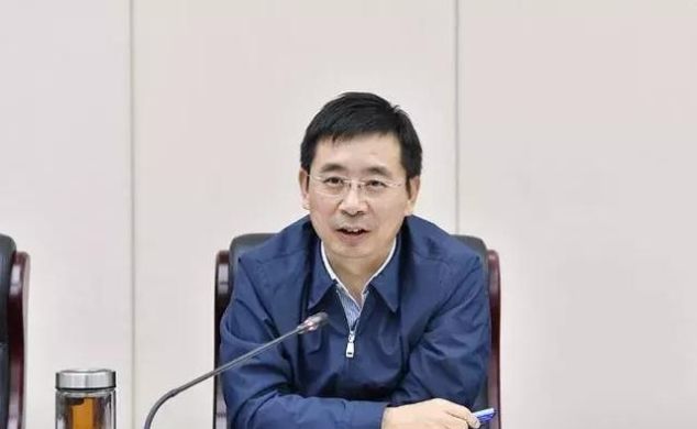 贵州省委常委龙长春，患癌卸任市委书记