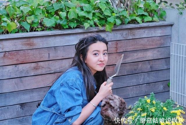  「同款」木村光希姐妹同框，穿同款不同色条纹T恤，姐姐齐刘海更显嫩