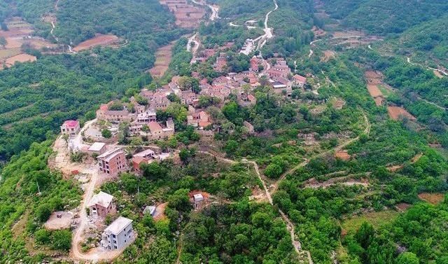 隐藏在太行山深处的绝美村庄，仅有58户人家，犹如世外桃源