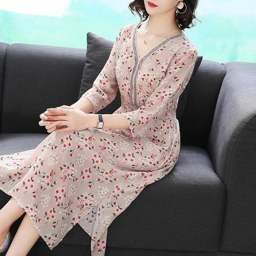 2018年秋季的气质连衣裙，让你从夏美到秋