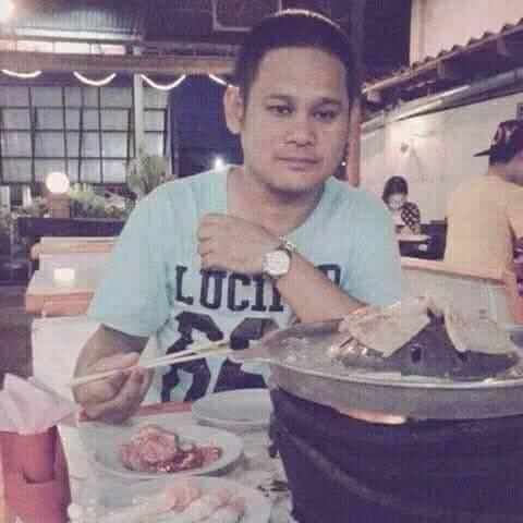 泰国男子网上晒自己“尸体照”让妻子打电话给亲友骗丧葬费