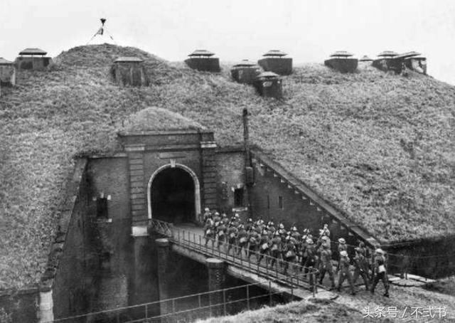 二战法国为何会投降的这么快:衰落的军事与一