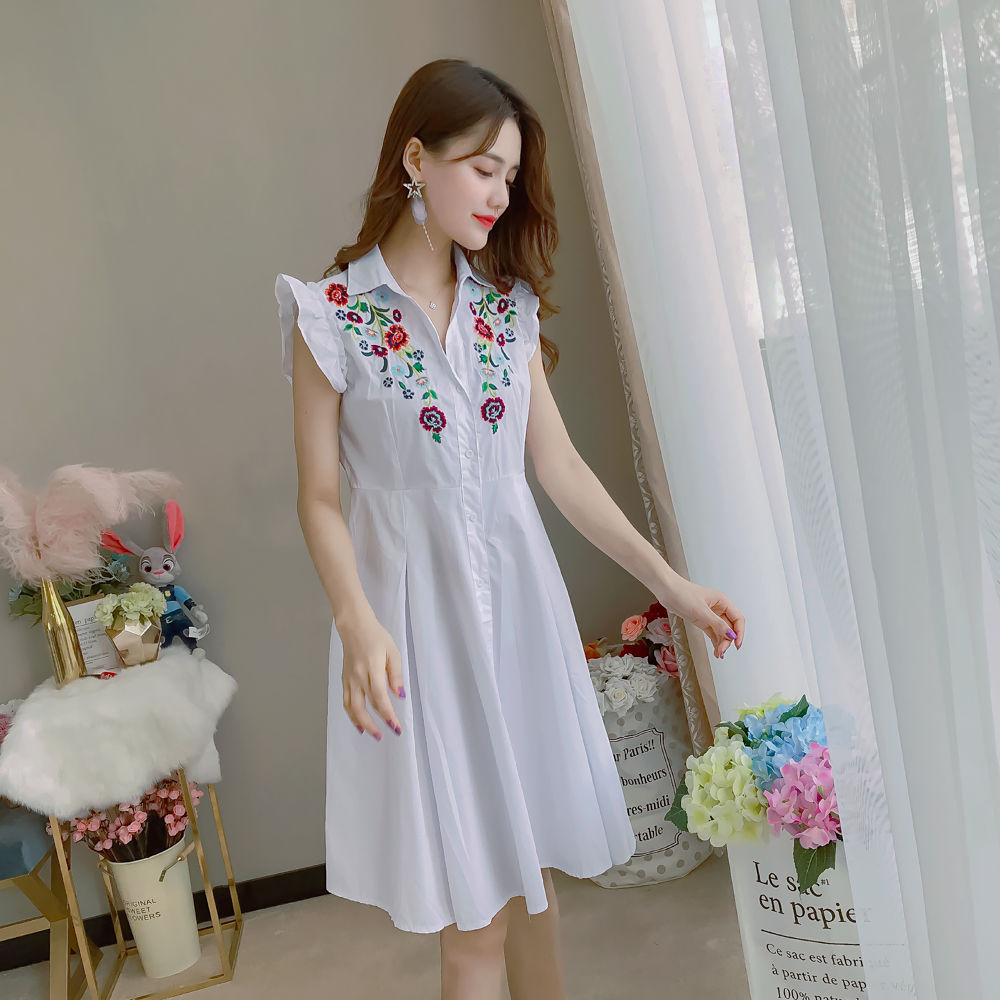 7月这刚上新就火爆的:刺绣裙,真是耀眼显瘦,连背影都美得迷人