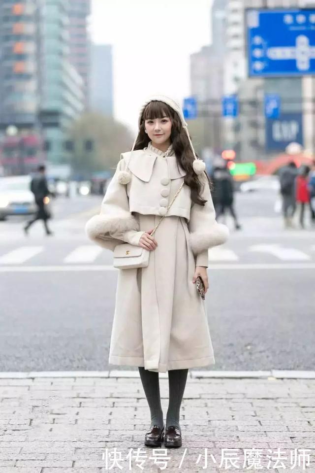 「皮肤」皮肤偏黄的女人春季如何穿?建议避开这4种颜色,俗气显老没气质