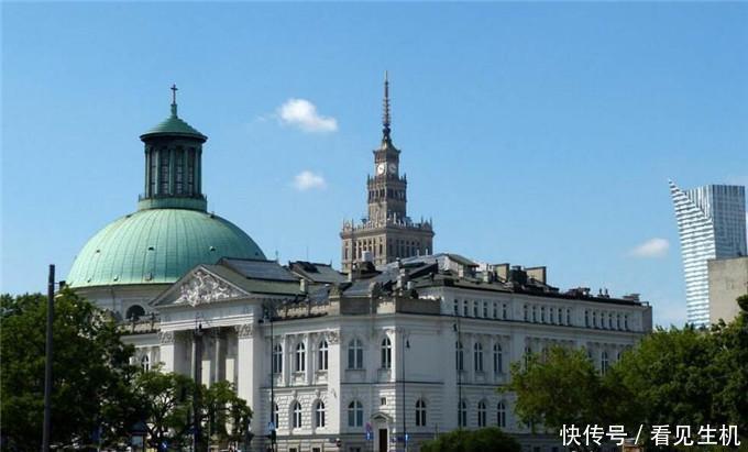 世界上最窄的豪宅,被建在两栋房子的夹缝中,里面的装修让人惊叹