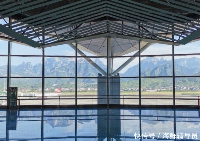 中国“最美”的国际机场,被5A级景区环绕,游客:都不想飞走了