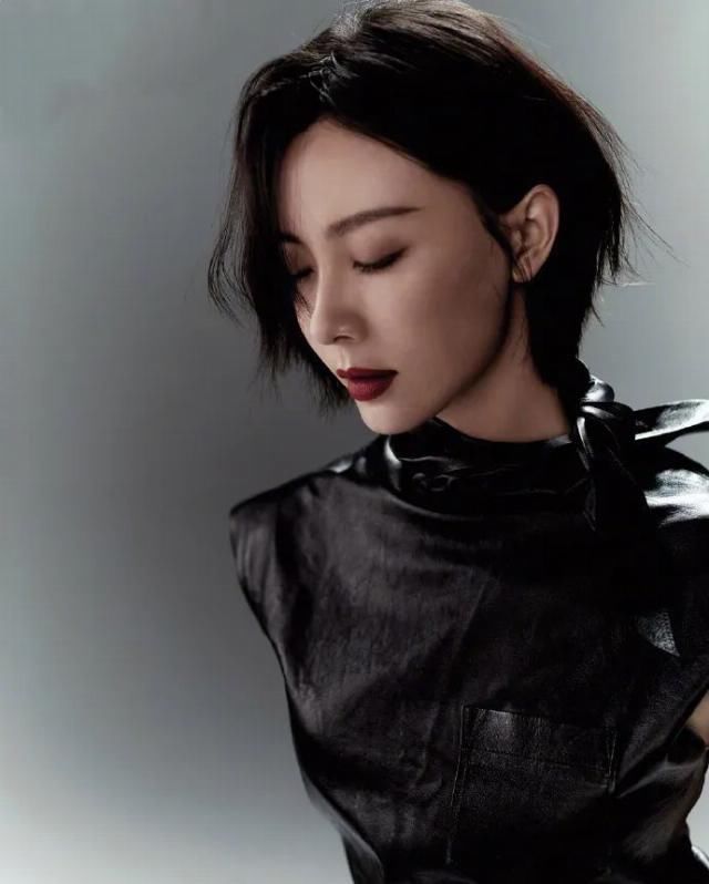  较深的女生@直男眼中的“大妈口红”色号，涂上不显白还难搭配，你选中了吗