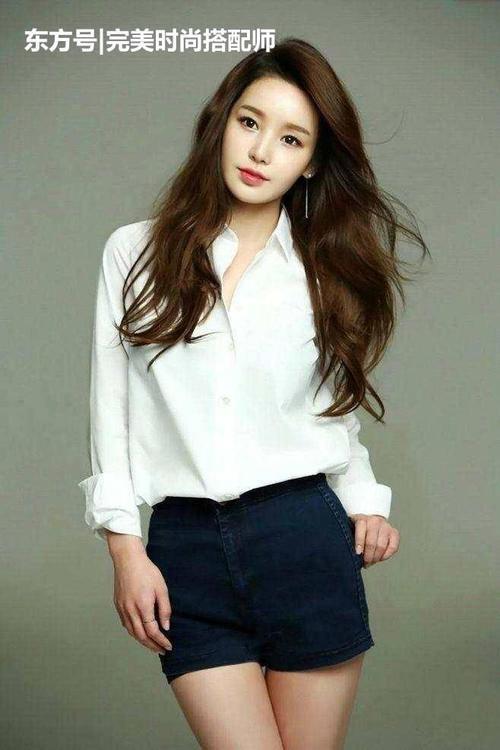 紧身裤女人穿出好气质，简单又大气