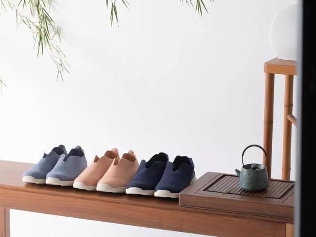 长大了，我也想偷穿妈妈的鞋……