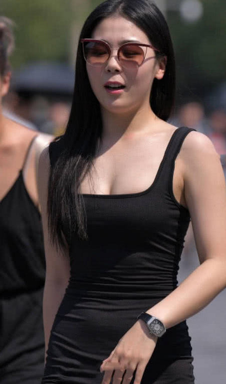 街头最时髦小姐姐,请用一句话来形容对她的第一印象