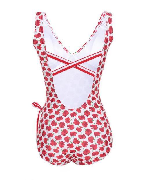 爱慕内衣海滩撩人神器 霸占你的眼球