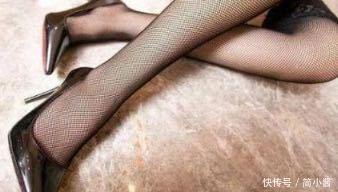 简约优雅的细跟鞋，菱形与线条交错，演绎穿着艺术