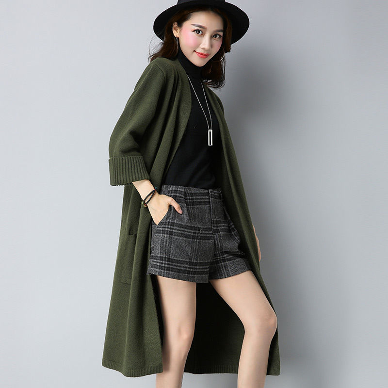 老婆身高不足1米6，也不穿短裙!这件秋装+靴子，显高到不行