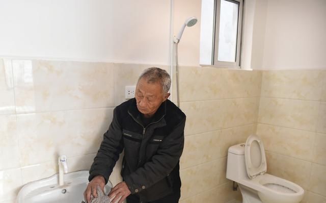  「改革」农村厕所改革，这些问题你遇上没？