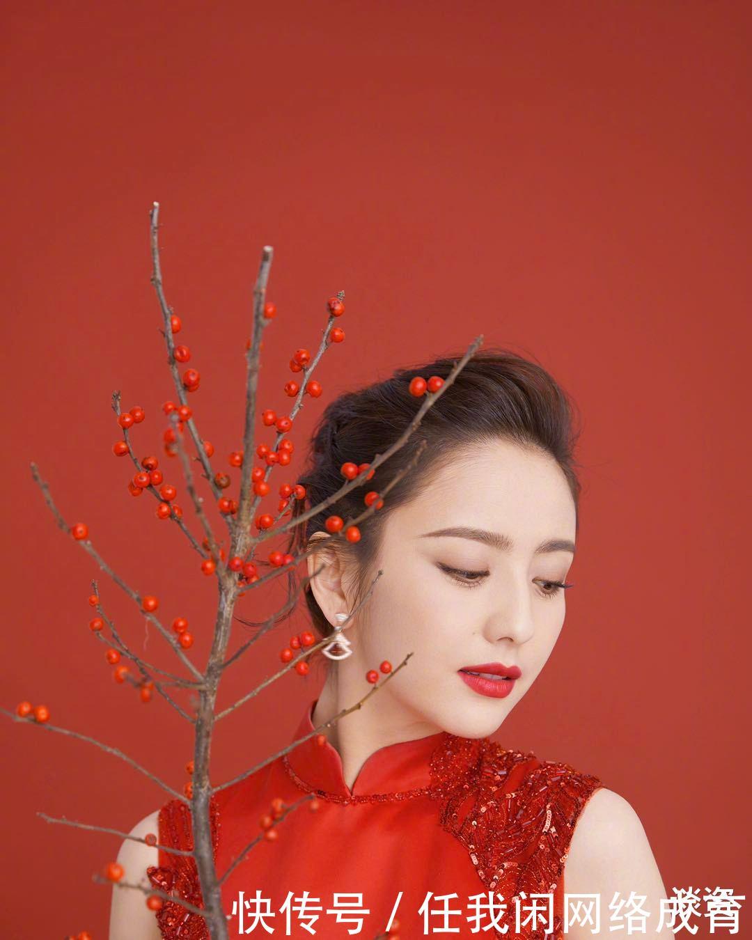 为什么今年春晚佟丽娅主持