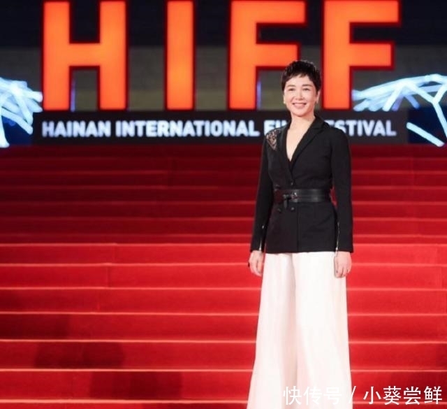 「 皱纹」满脸皱纹依旧拒绝打针,就该优雅老去,有种纯天然叫50岁蒋雯丽