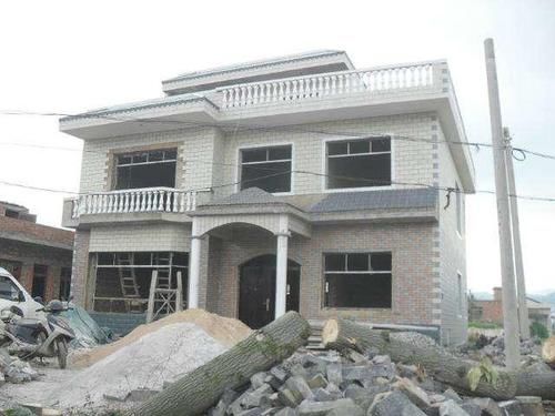  老师傅：农村自建房盖成这3种样子，暗喻着不聚财，老师傅都建议