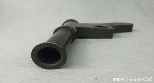 农民拿这“古董”让专家鉴定,没想到被专家吓的人都差点回不来了