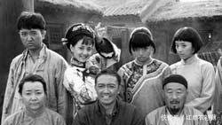 20万难民逃到中国，和平安定却不愿回去，难民我想要加入你们