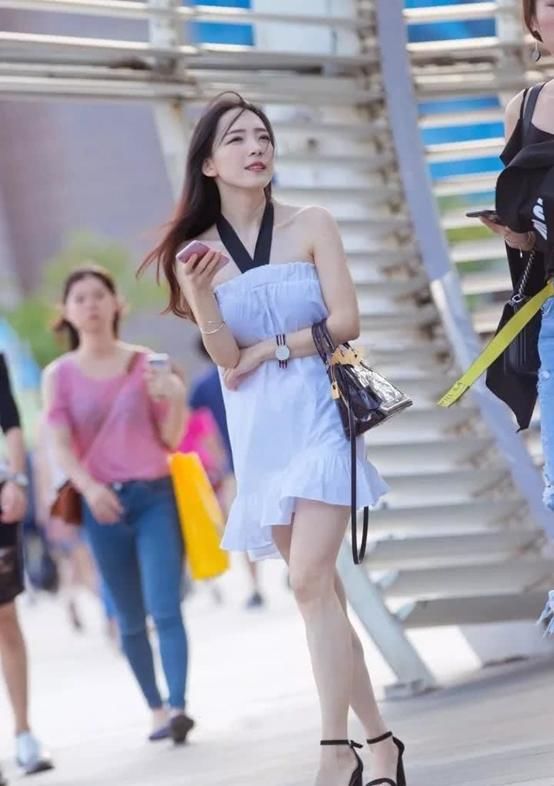  美女|性感美女美如冠玉，聪慧清新超级苏，年轻活力穿搭很精巧！