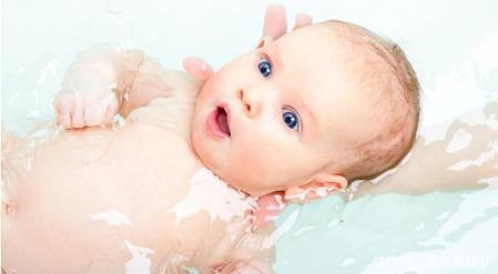 宝宝“三浴”锻炼，有益身体健康!