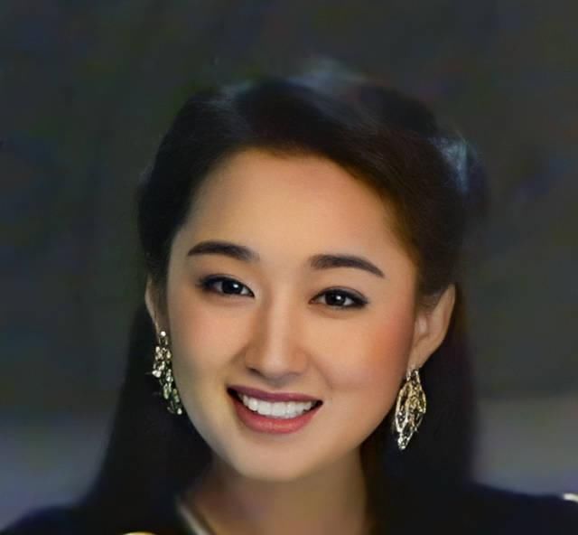  杨钰莹@“甜歌天后”杨钰莹真的像照片那么美吗？这组老照片足以见证