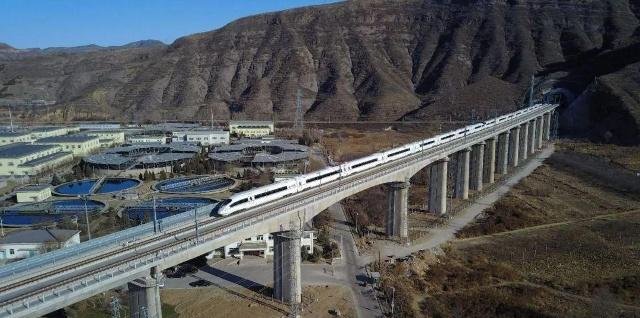 14条铁路开通、三条铁路开建，中国铁路厉害了！