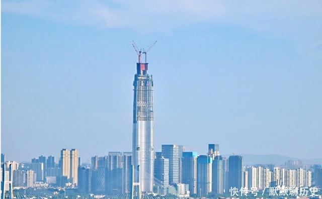 中国最高的几座摩天大楼，其中一个在上海，其他两个在你家乡吗？