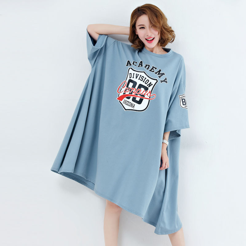 女人尽量少穿打底裤，现在大家都流行这样穿，保暖好搭美翻了