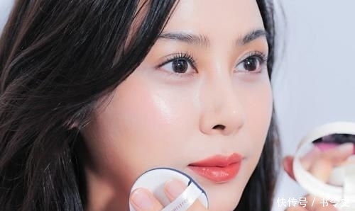  脸上■脸上抹完气垫bb霜浮粉怎么处理 教你简便的化妆技巧