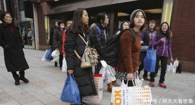 2000元人民币相当于33万韩元,在韩国能干