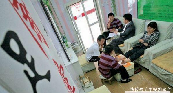 为何火车站旁边的宾馆都会有足浴店，真实原因说出来你可能不相信